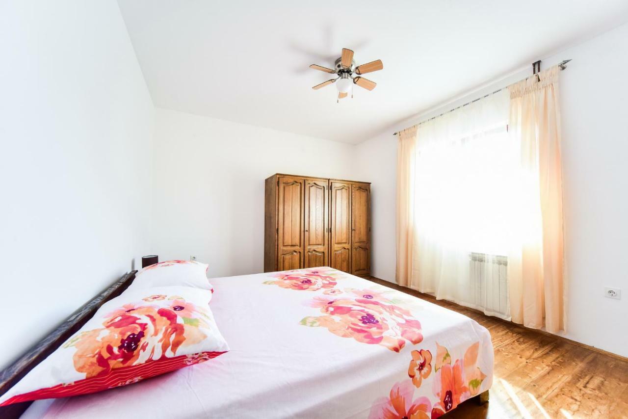 House & Palaca Holiday home Donji Zemunik