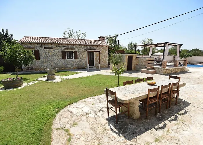 House & Apartment Palaca
