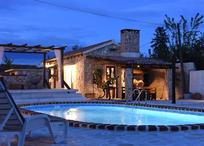 House & Apartment Palaca