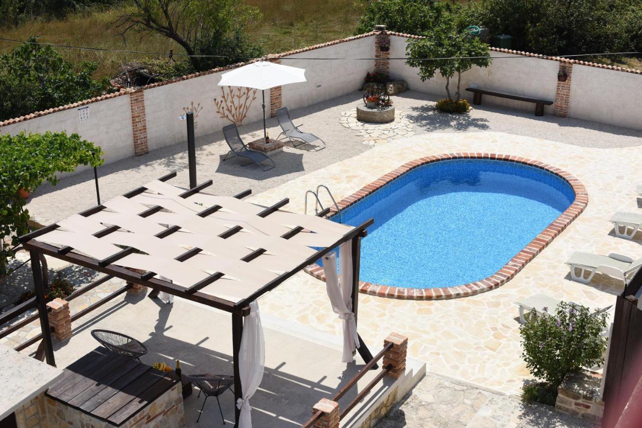 Ferienhaus House & Palaca Donji Zemunik
