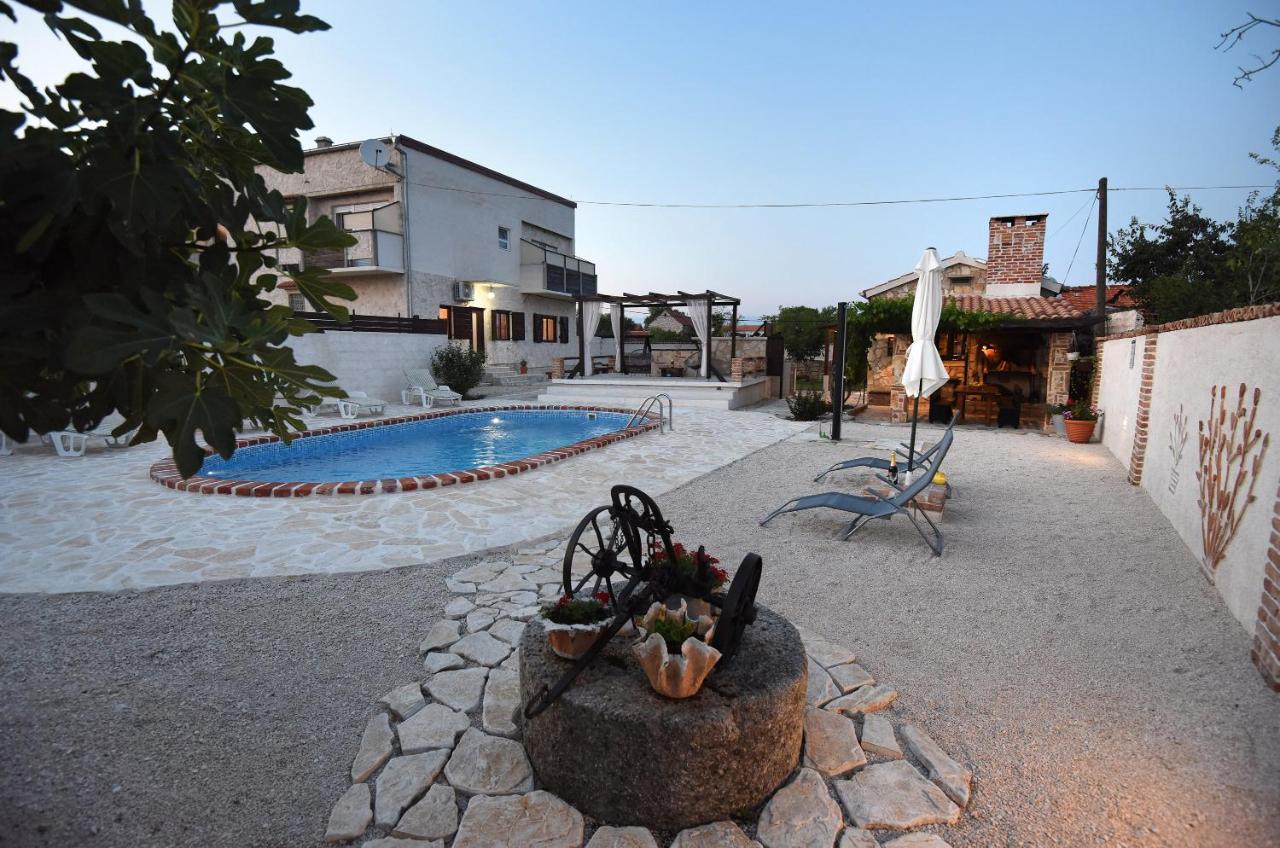 Ferienhaus House & Palaca *
