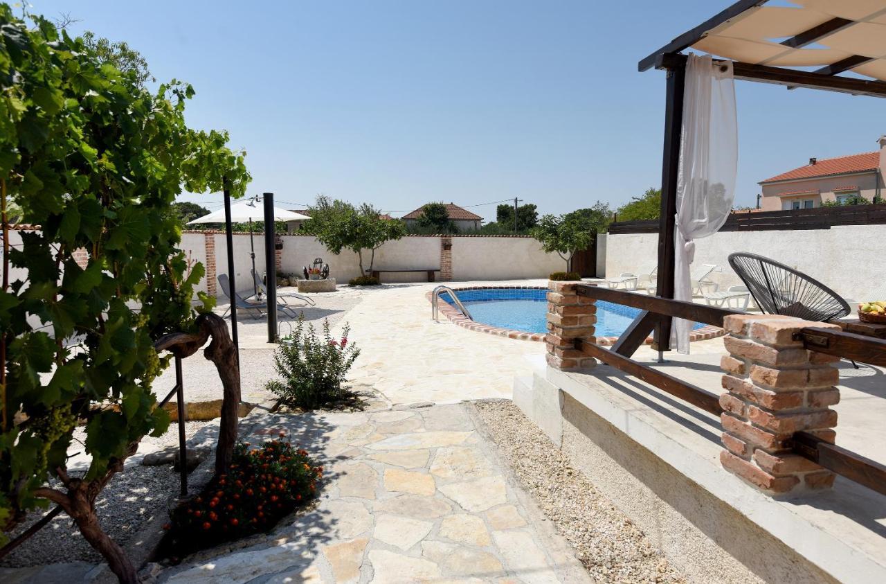 House & Palaca * Donji Zemunik