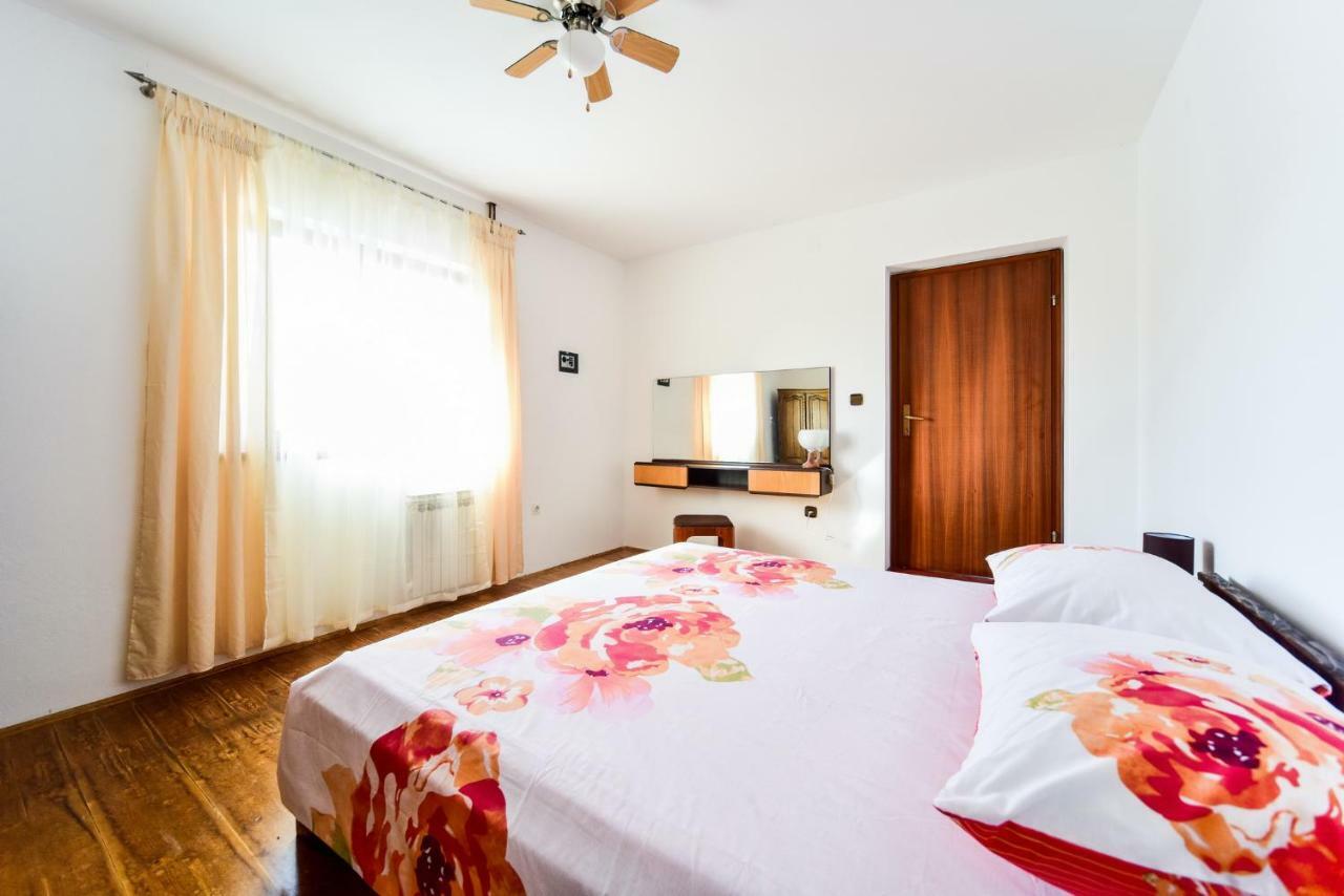 Ferienhaus House & Palaca Donji Zemunik