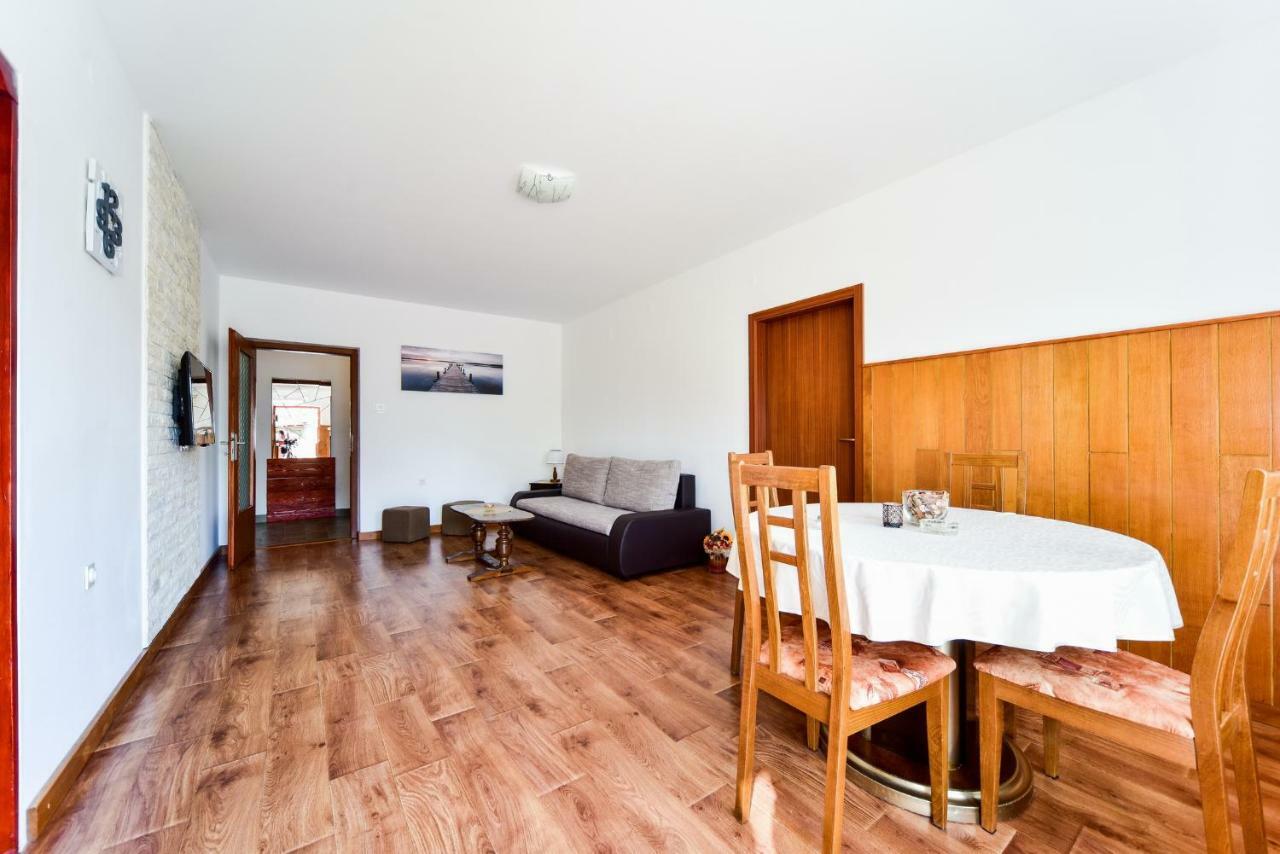 House & Palaca Ferienhaus Donji Zemunik
