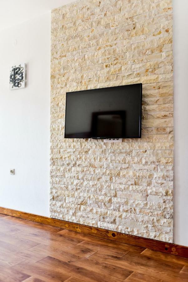 House & Palaca