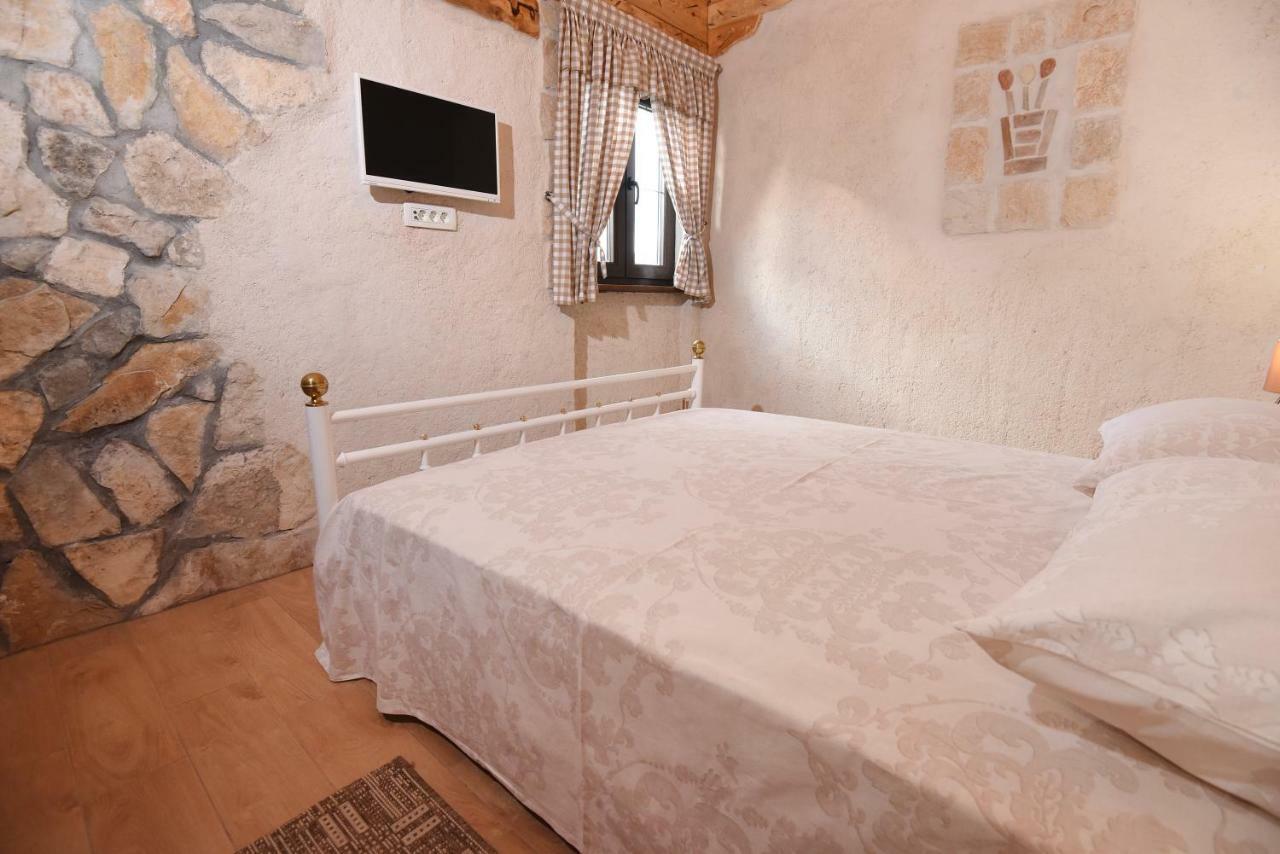 Ferienhaus House & Palaca Donji Zemunik