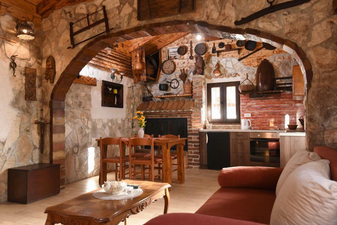 House & Palaca Ferienhaus Donji Zemunik