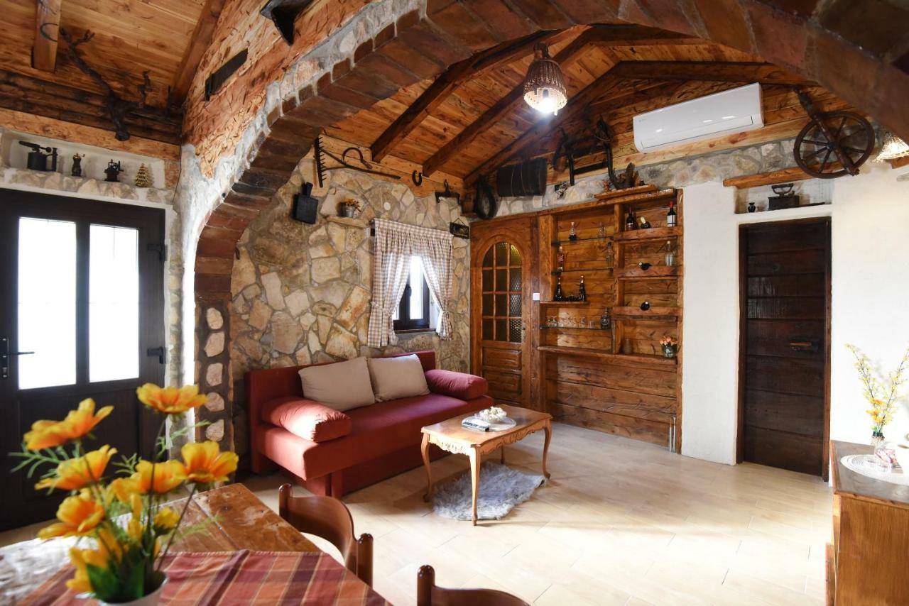 Ferienhaus House & Palaca *